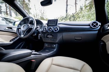 MERCEDES BENZ B 180