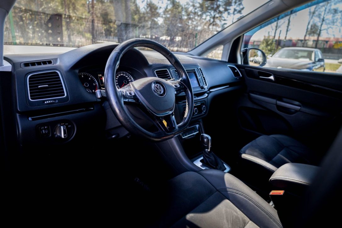 VW SHARAN