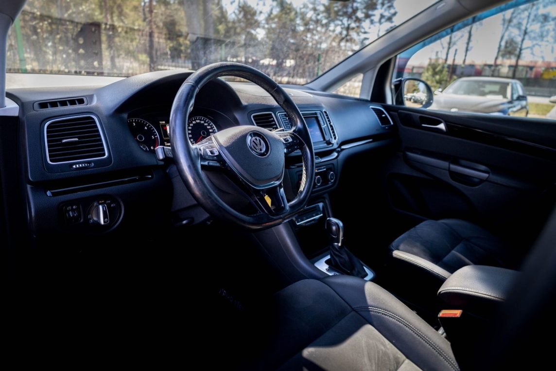 VW SHARAN