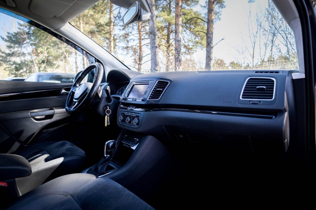 VW SHARAN