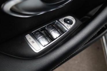 MERCEDES BENZ E 220 D 4MATIC