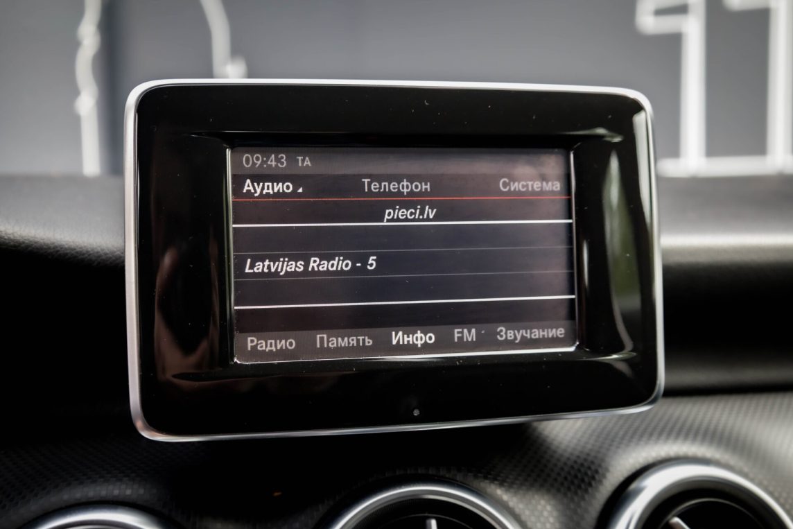 MERCEDES BENZ A180
