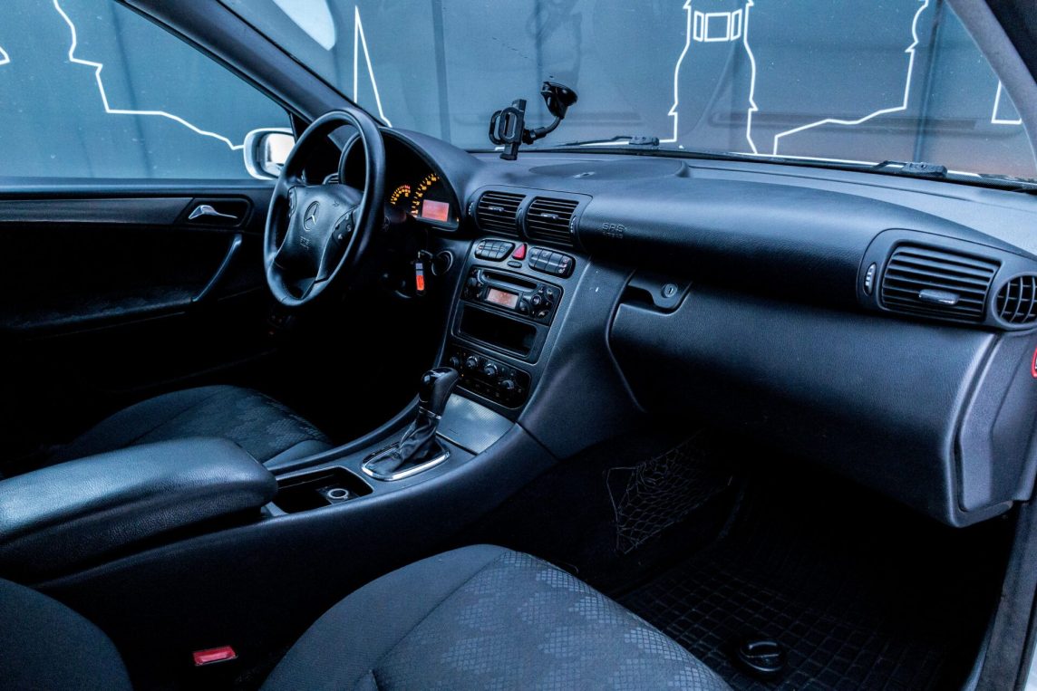 MERCEDES BENZ C 180