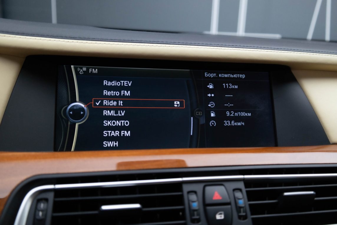 BMW 740
