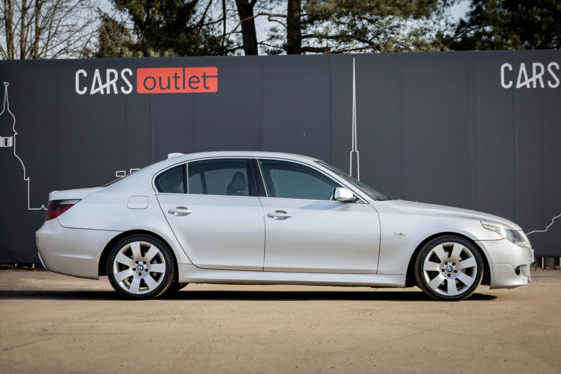 BMW 530
