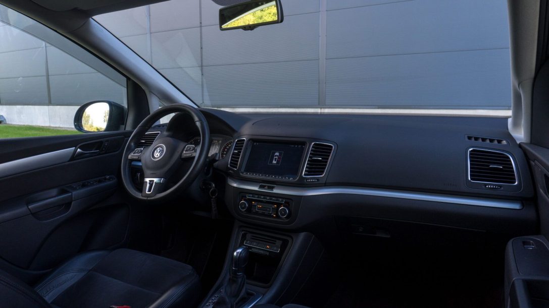 VW SHARAN
