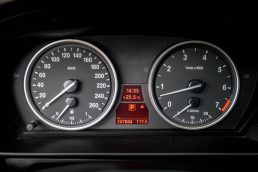 BMW 523