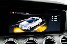 MERCEDES BENZ E200 D