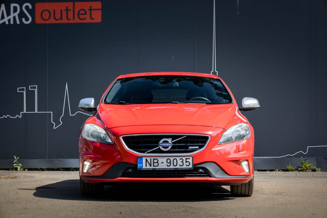 VOLVO V40