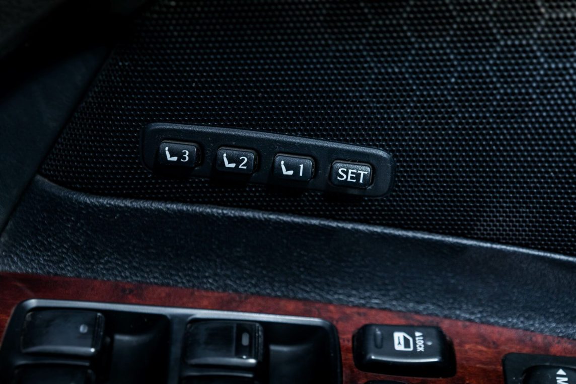LEXUS IS 220