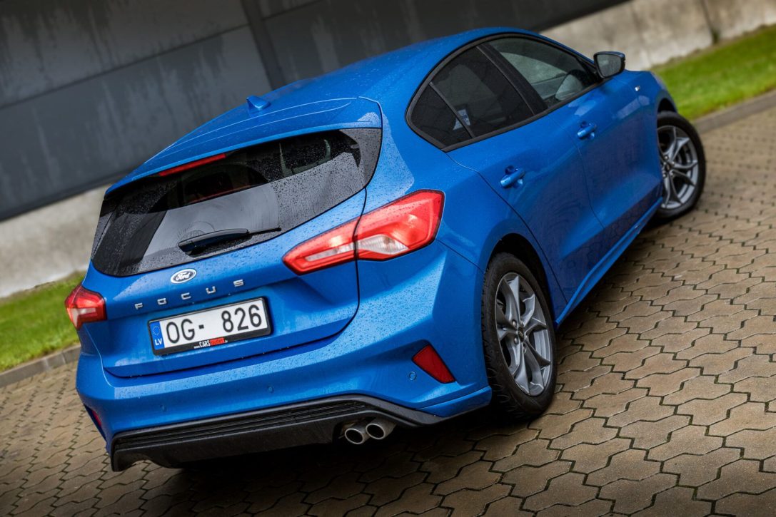 FORD FOCUS