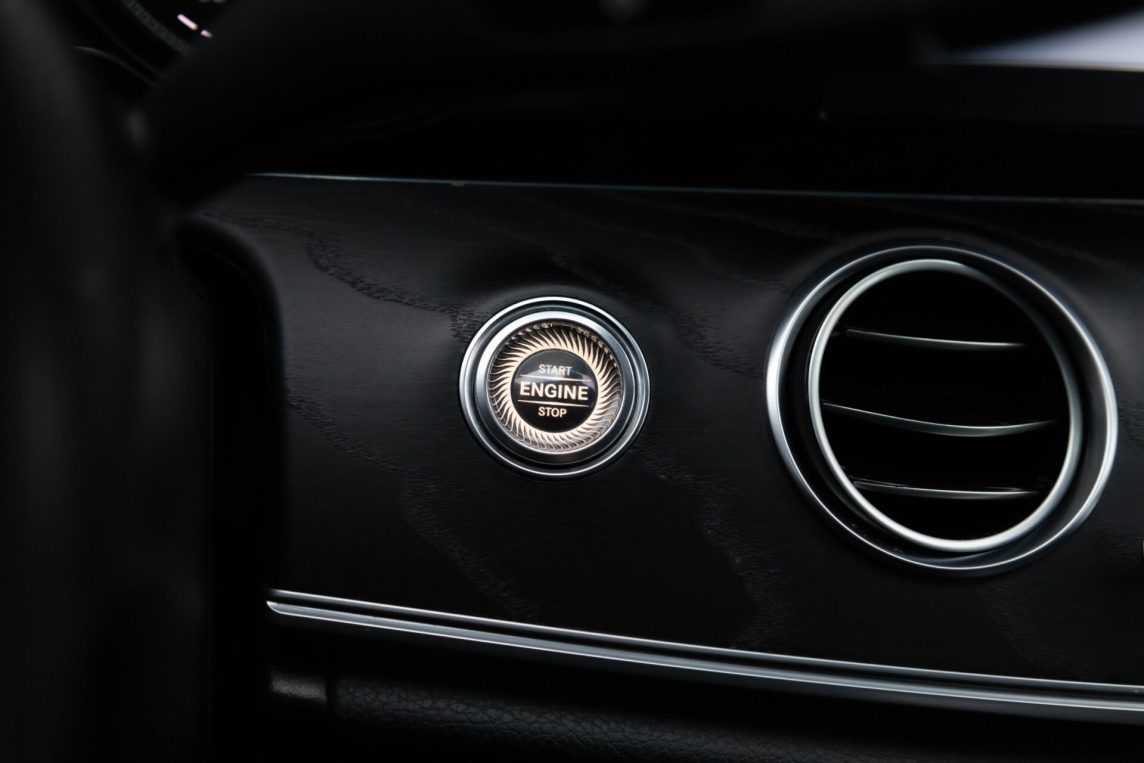 MERCEDES BENZ E 220 D 4MATIC