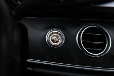 MERCEDES BENZ E 220 D 4MATIC