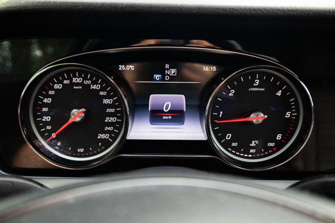 MERCEDES BENZ E220 D