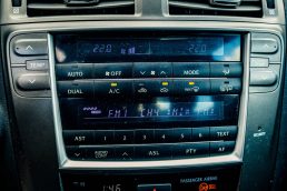 LEXUS IS 220