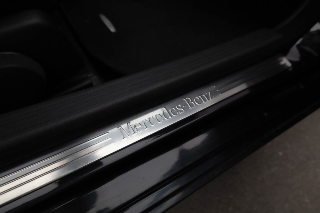 MERCEDES BENZ C320