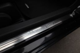 MERCEDES BENZ C320