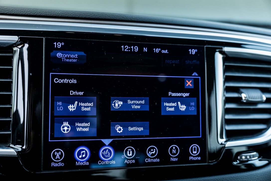 CHRYSLER PACIFICA