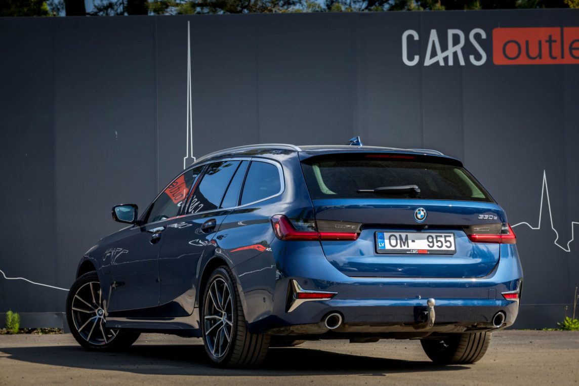 BMW 330E