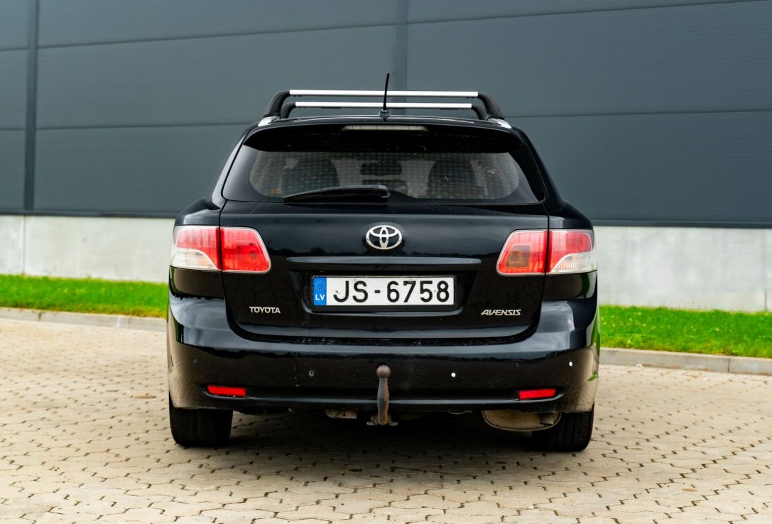 TOYOTA AVENSIS