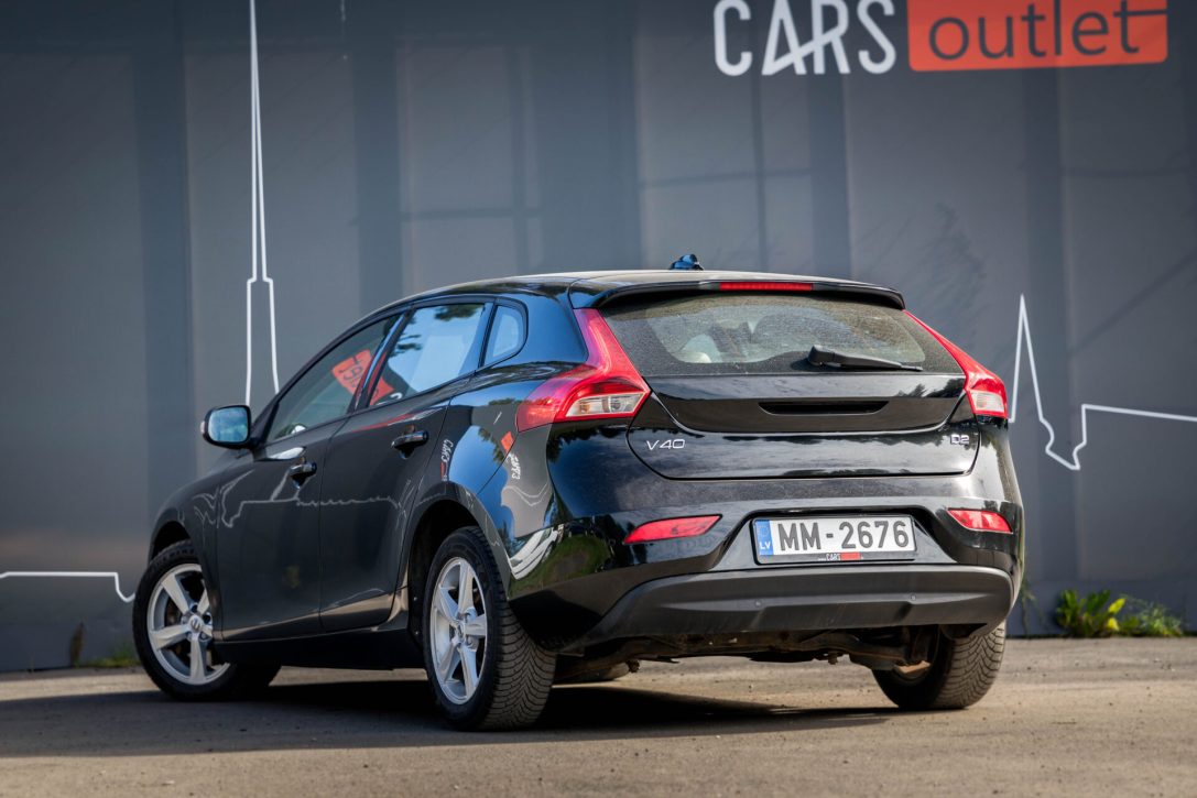 VOLVO V40