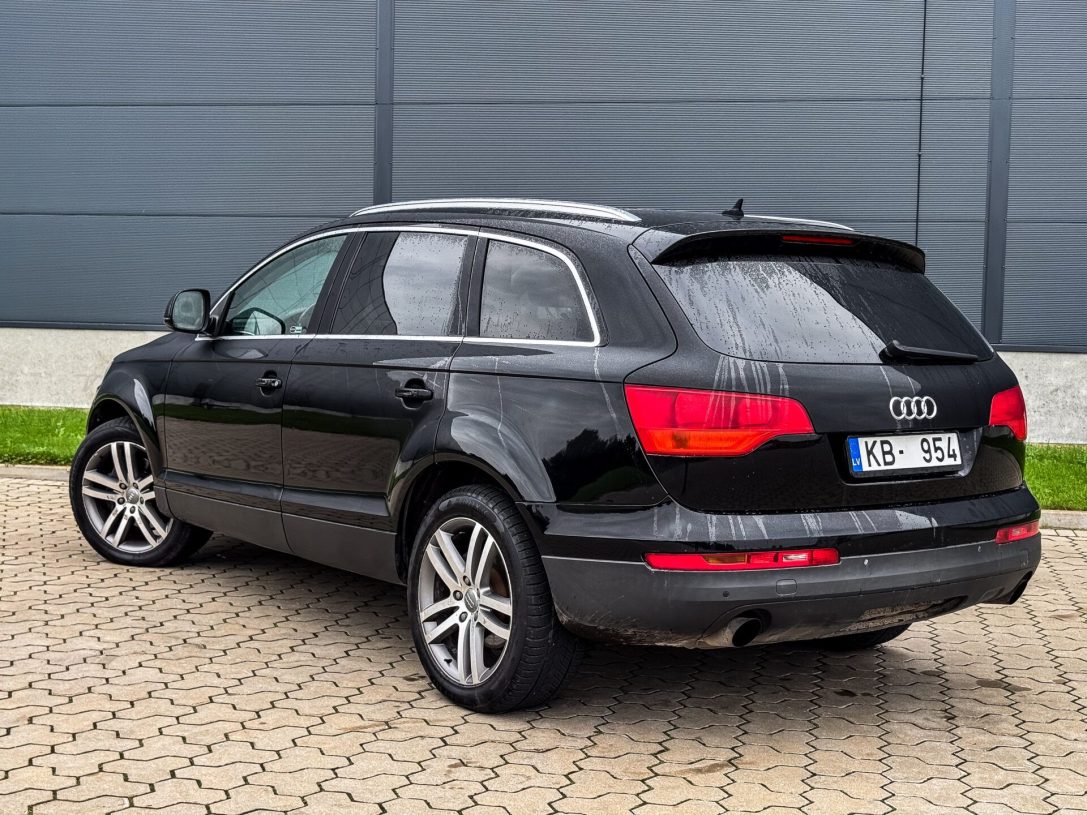 AUDI Q7