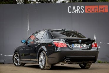 BMW 523