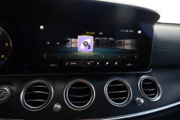 MERCEDES BENZ E220 D