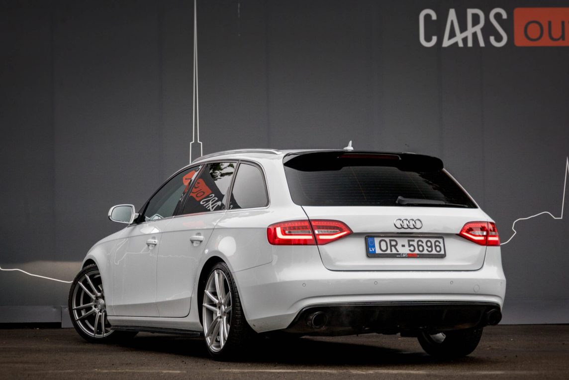 AUDI A4 AVANT