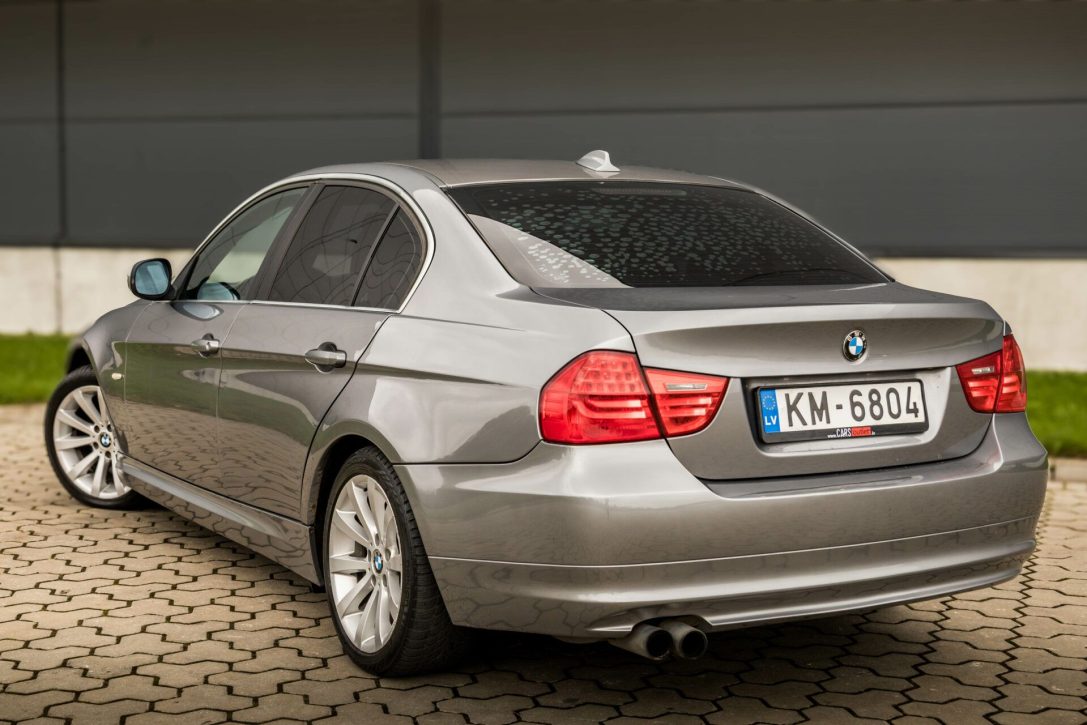 BMW 330