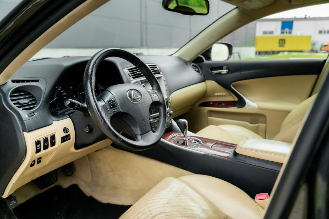 LEXUS IS 250