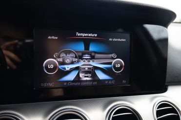 MERCEDES BENZ E220 D