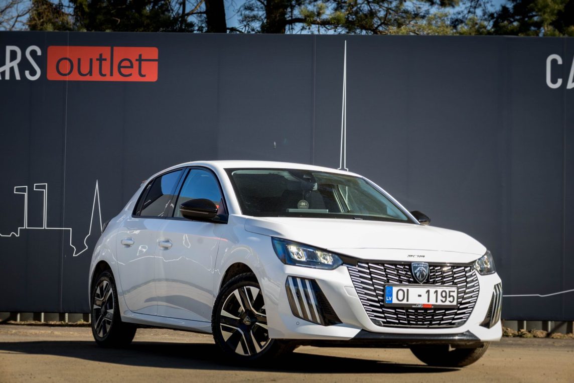 PEUGEOT 208
