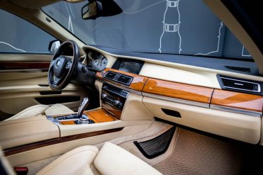 BMW 740