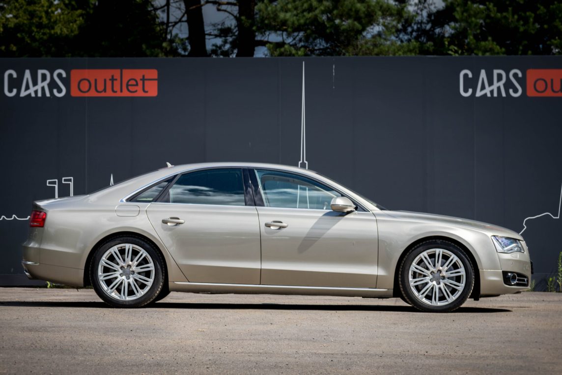 AUDI A8