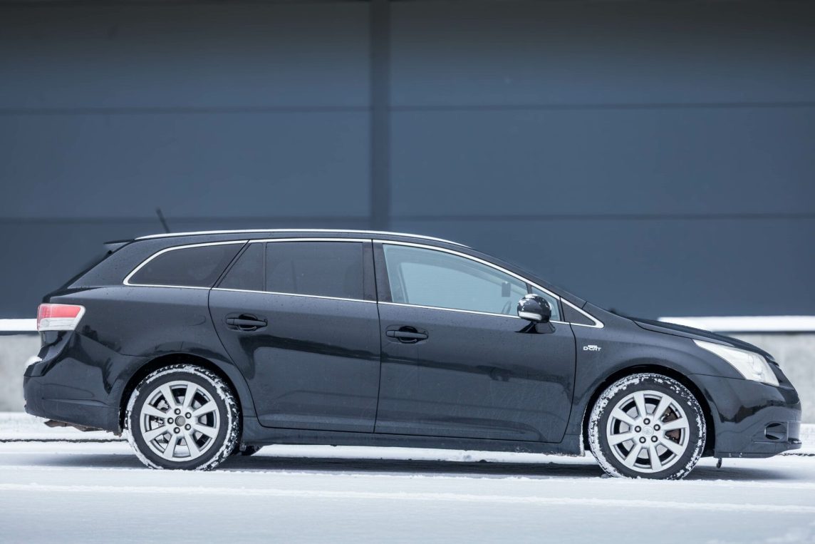 TOYOTA AVENSIS