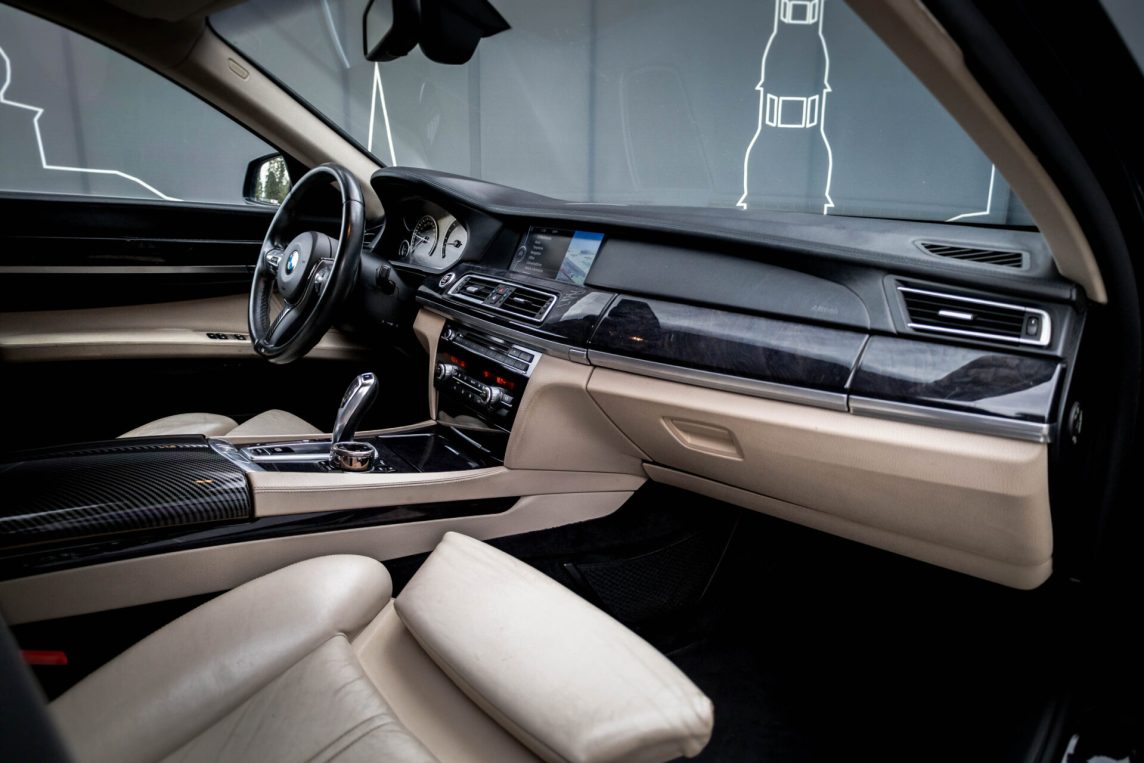 BMW 740