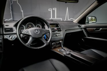 MERCEDES BENZ C220