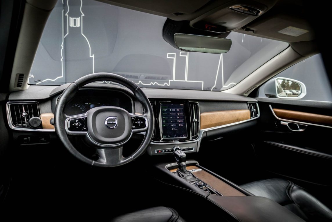 VOLVO S90