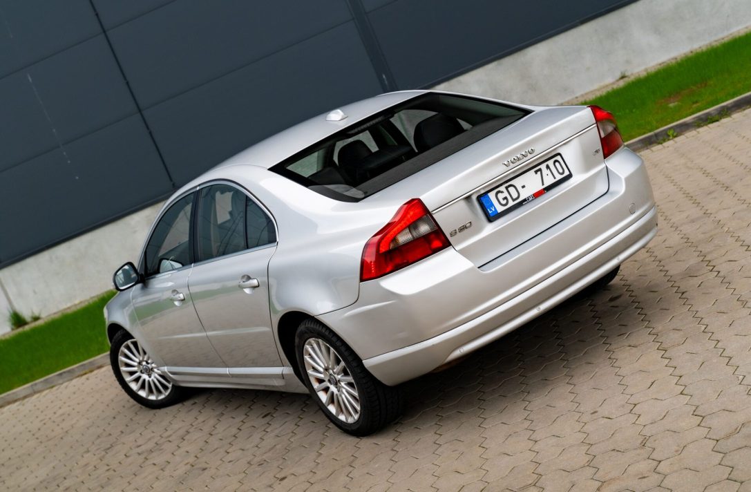 VOLVO S80
