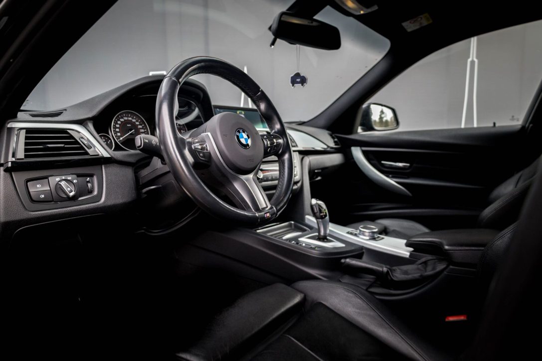 BMW 320