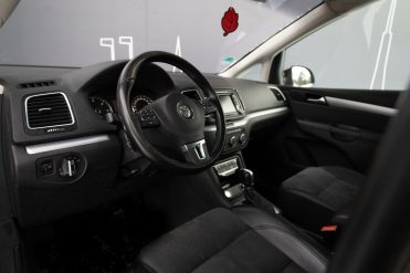 VW SHARAN