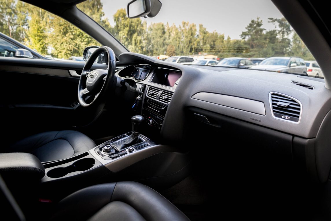 AUDI A4 AVANT