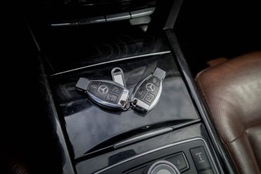 MERCEDES BENZ E350