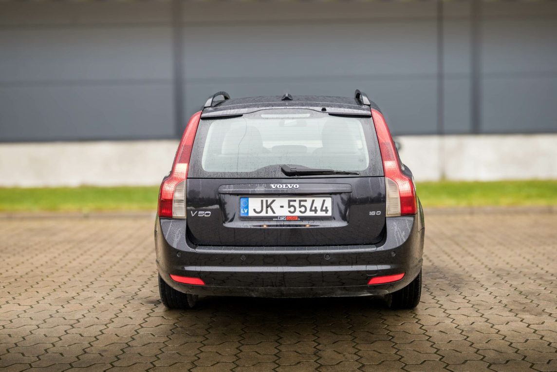 VOLVO V50