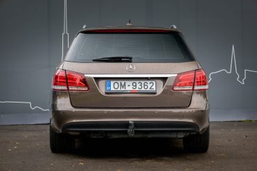 MERCEDES BENZ E300