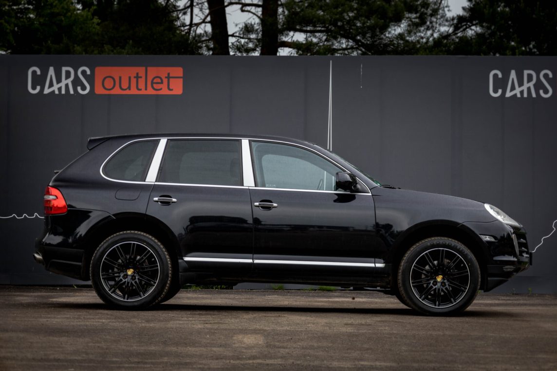 PORSCHE CAYENNE