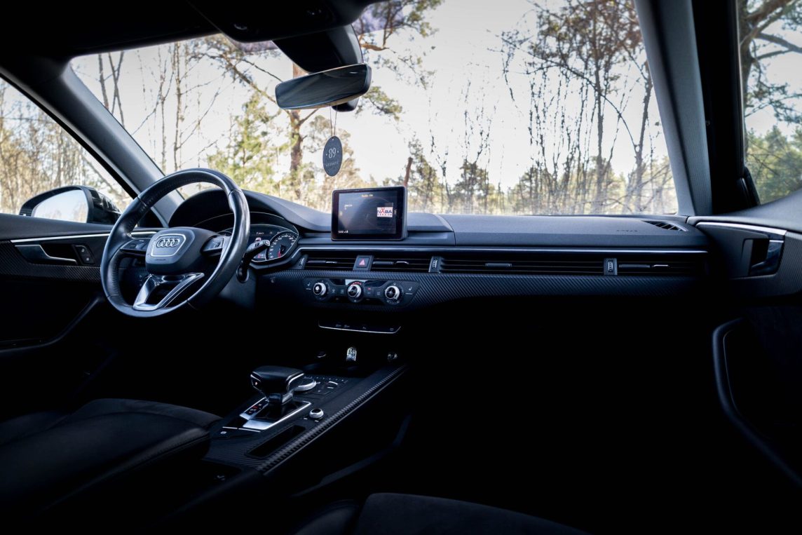 AUDI A4 AVANT