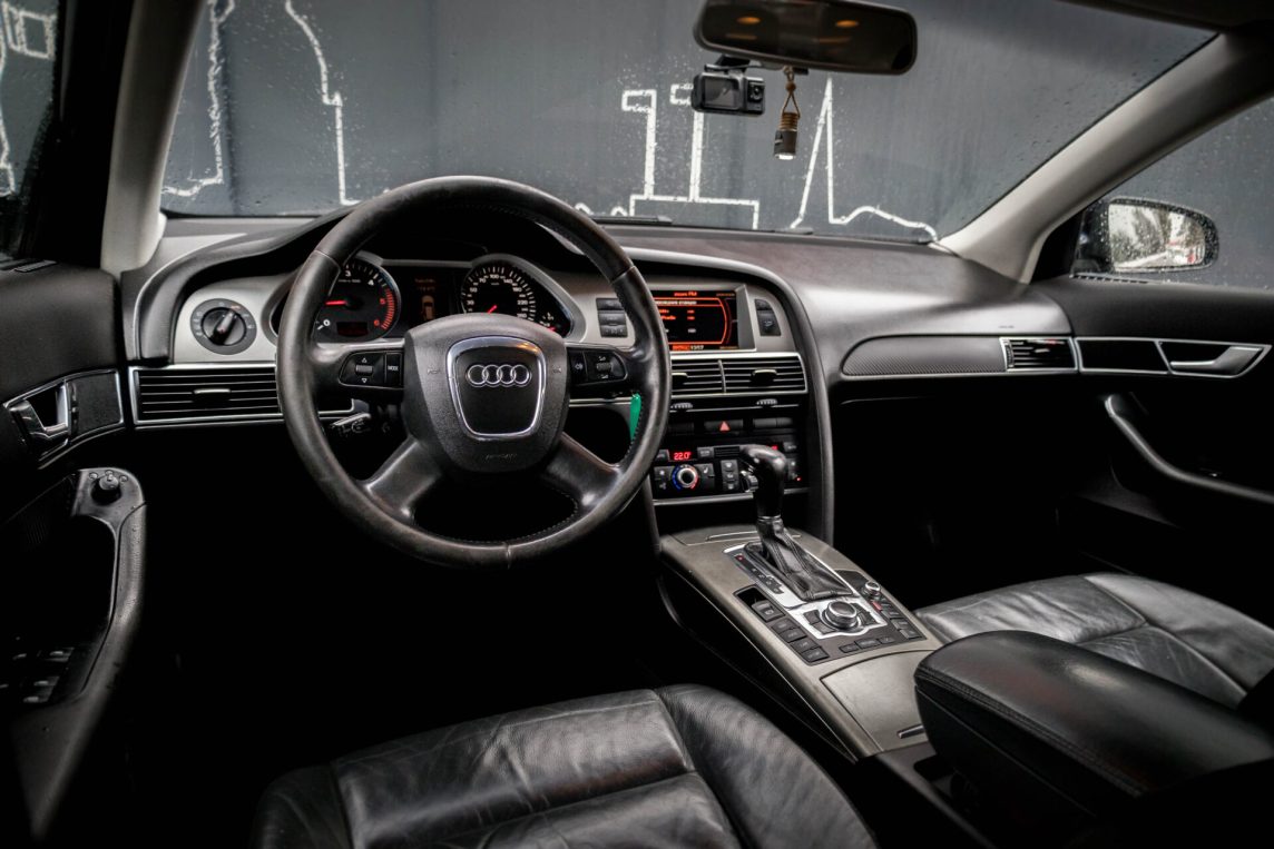 AUDI A6 AVANT