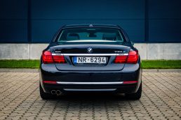 BMW 730